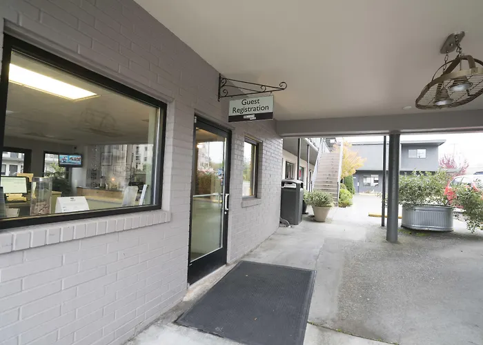 Hotel: The Grove West Seattle Inn